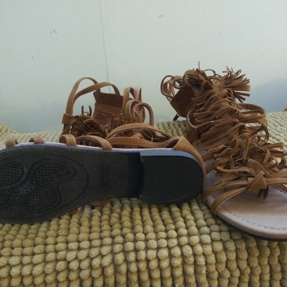 Fringe Sandals - Picture 2 of 2